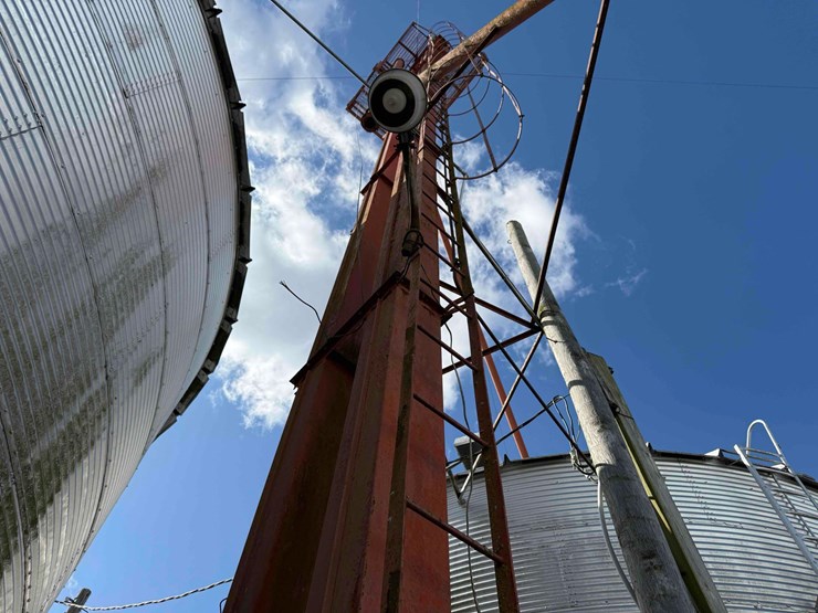 grain-leg-w-downspouts-image-3