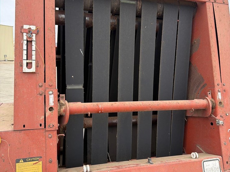 hesston-5540-image-28