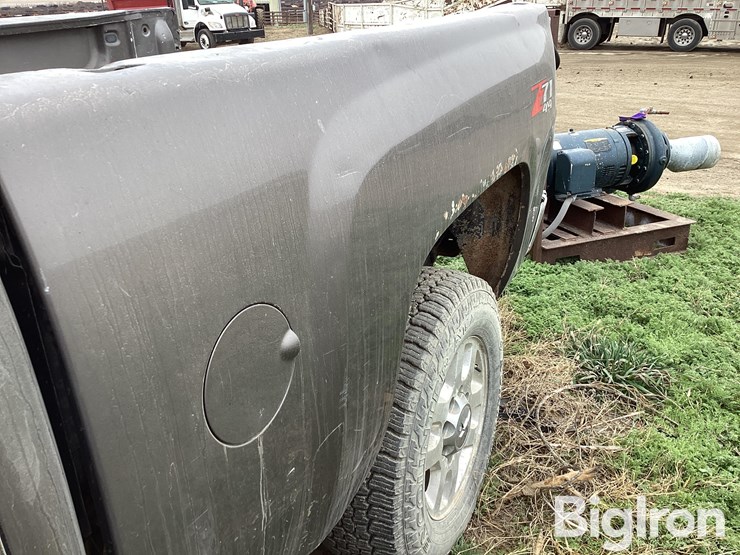 2012-chevrolet-2500-image-17