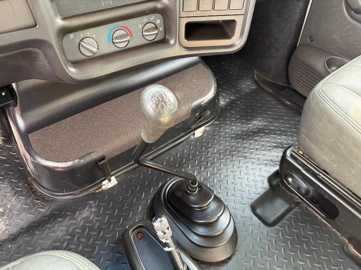 #205-•-lot-205-image-50