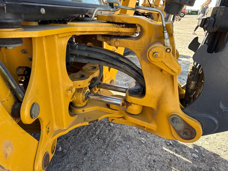 2024-deere-320-p-tier-image-10