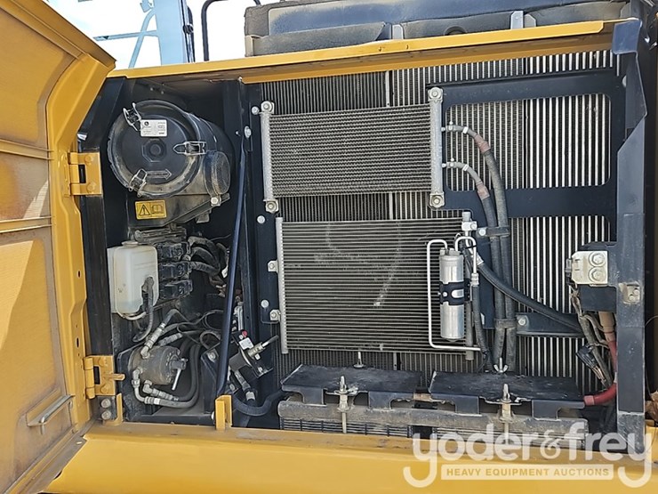 deere-160g-lc-image-21