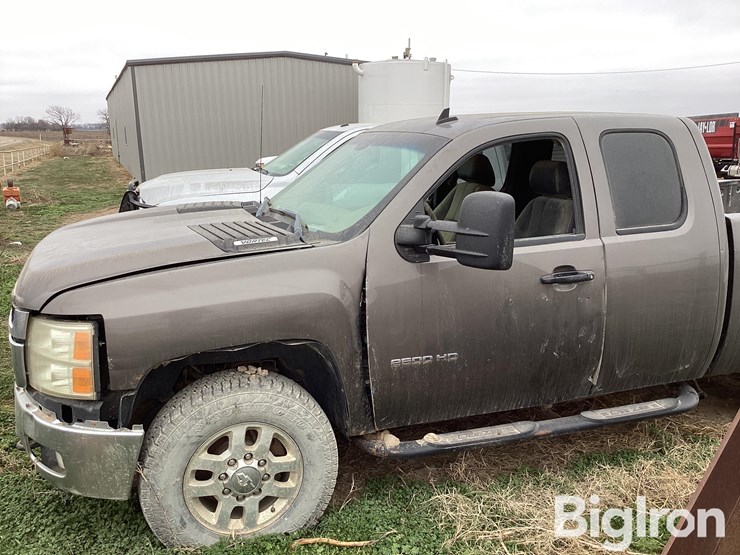 2012-chevrolet-2500-image-8