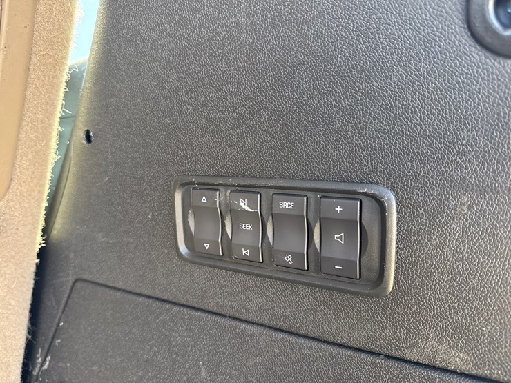 2011-gmc-acadia-image-31