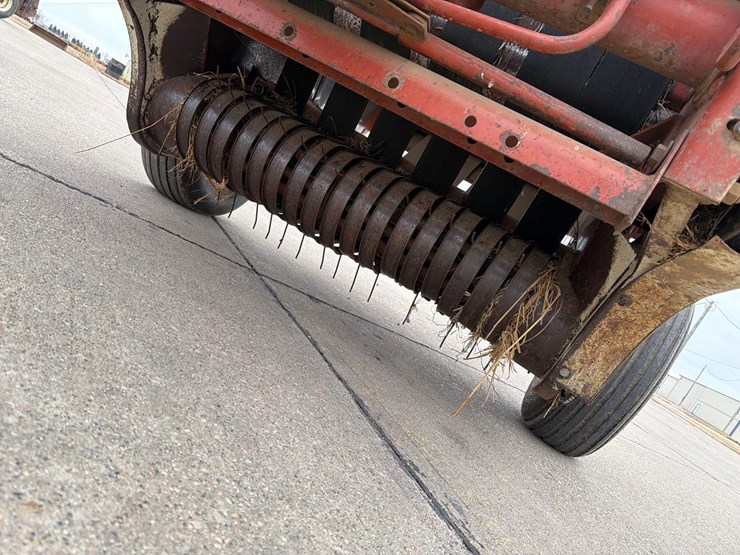 hesston-5540-image-15