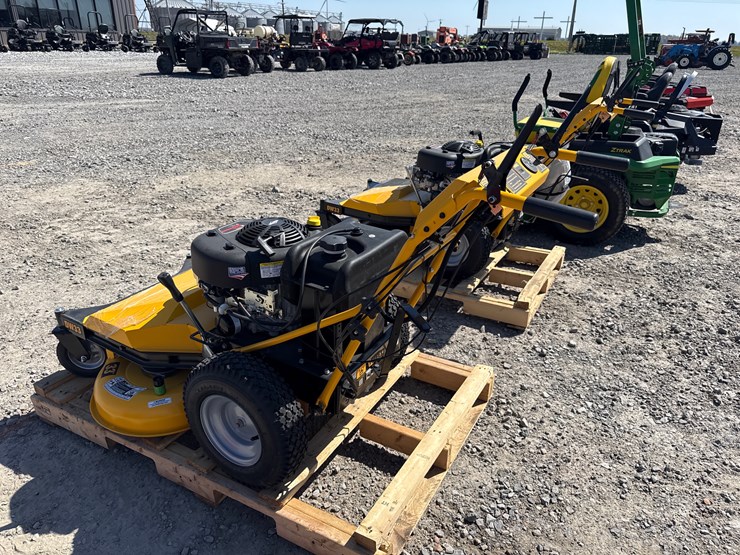 #34-•-unused-2022-dewalt-e1050-33"-push-mower-220310zd-inv#-41147-image-4