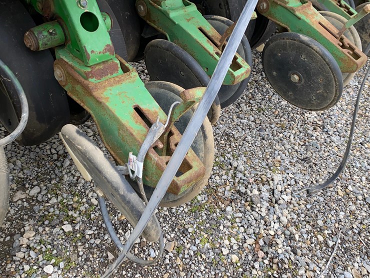 john-deere-7240-image-41