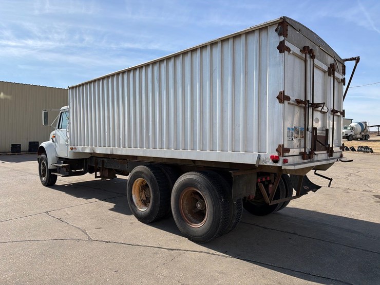 1990-international-4900-image-5