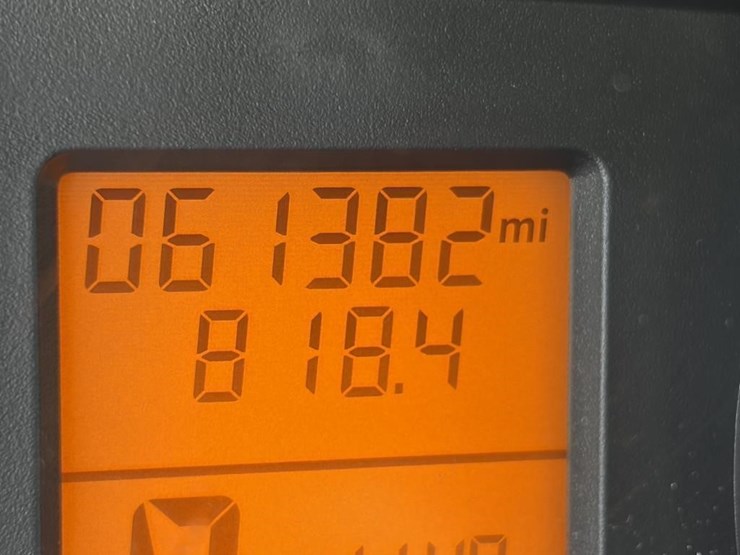 2011-utility-van-image-15