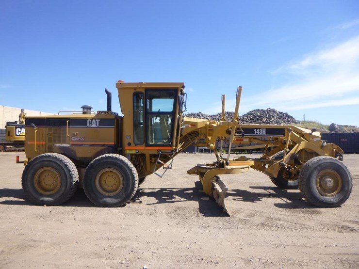 caterpillar-143h-image-7