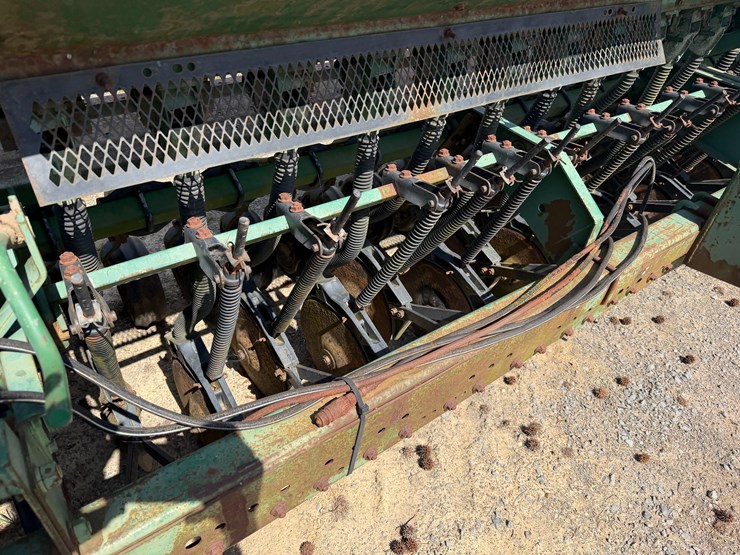 john-deere-520-image-16