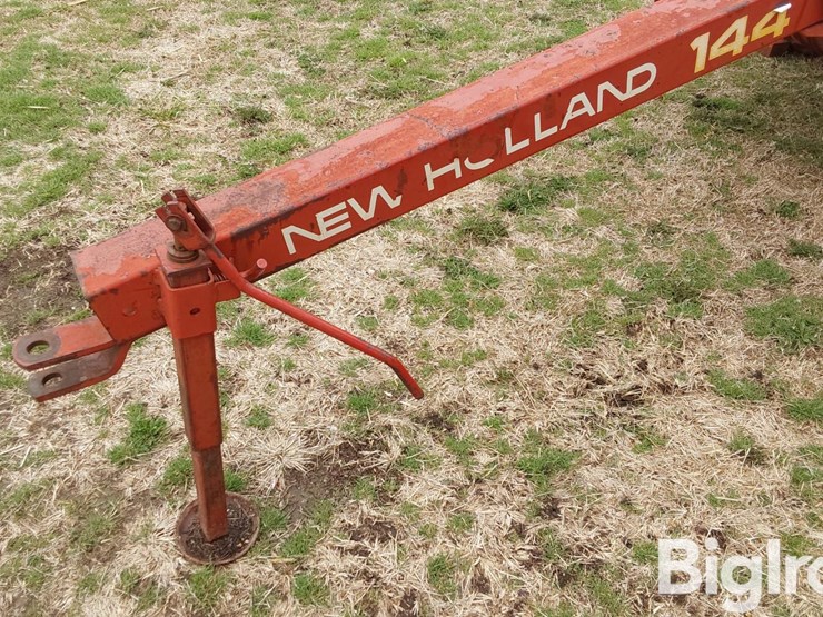 new-holland-144-image-9