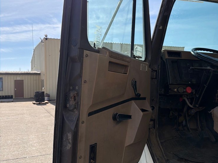 1990-international-4900-image-36