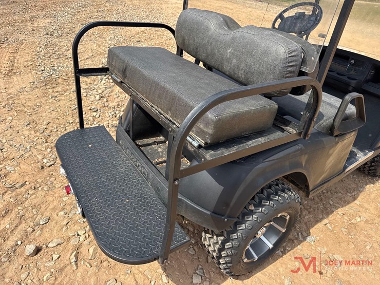 ez-go4-seater-gas-powered-golf-cart-image-12
