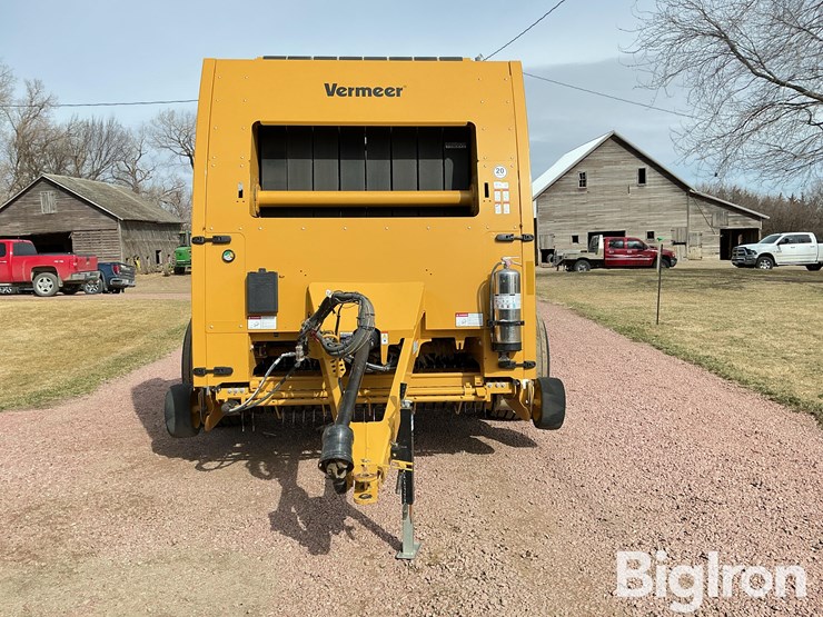 2023-vermeer-605n-cornstalk-special-image-2