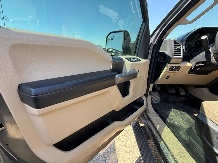 2016-ford-f150-image-33