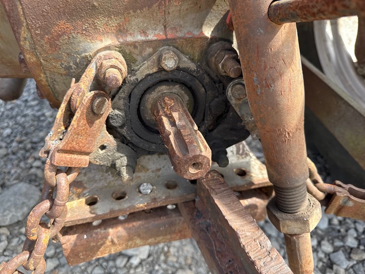 massey-ferguson-245-image-7