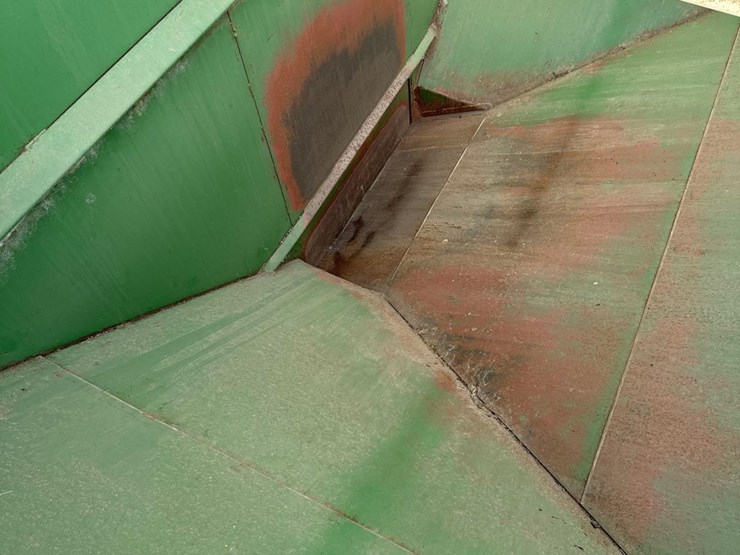 demco-365bu-gravity-wagon-w/-seed-auger-image-24