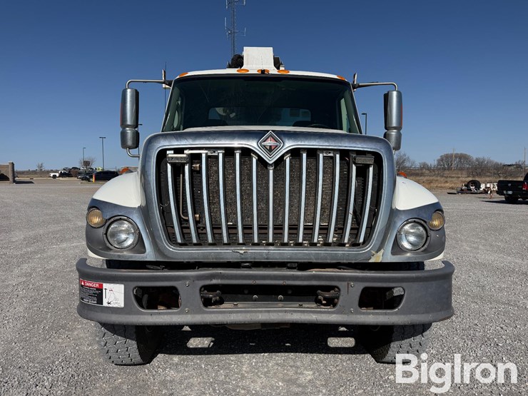 2008-international-7400-image-2