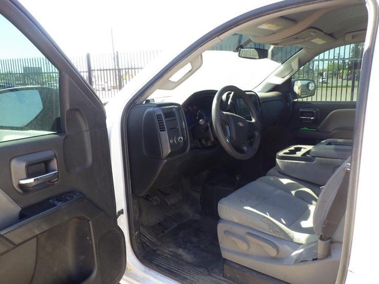 2018-chevrolet-2500hd-image-5