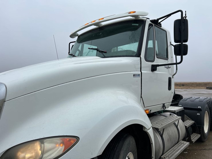 2011-international-prostar-image-23