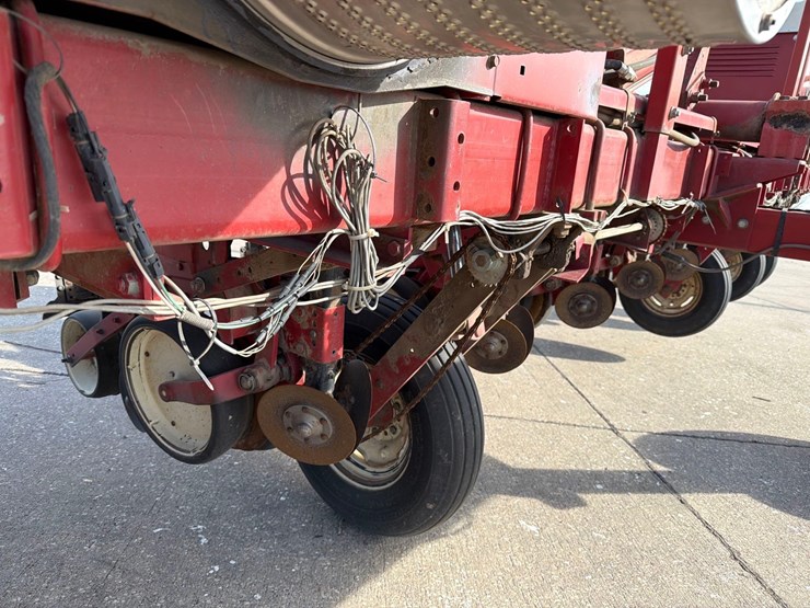 international-800-image-32