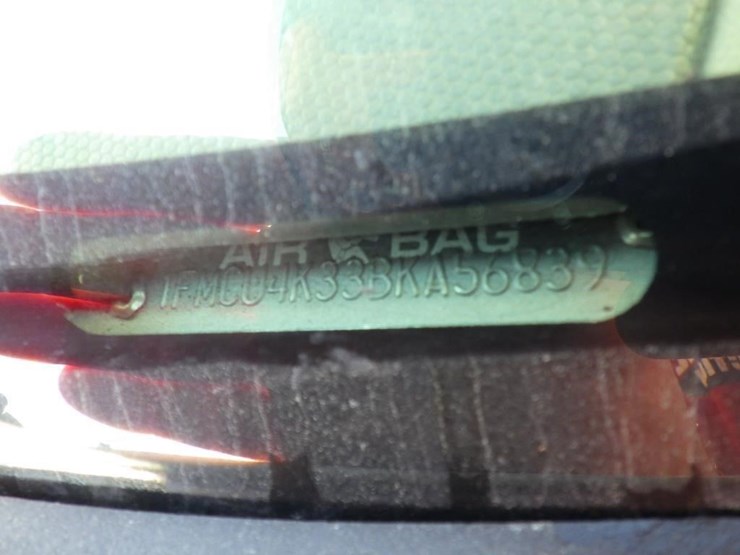 2011-ford-escape-image-15