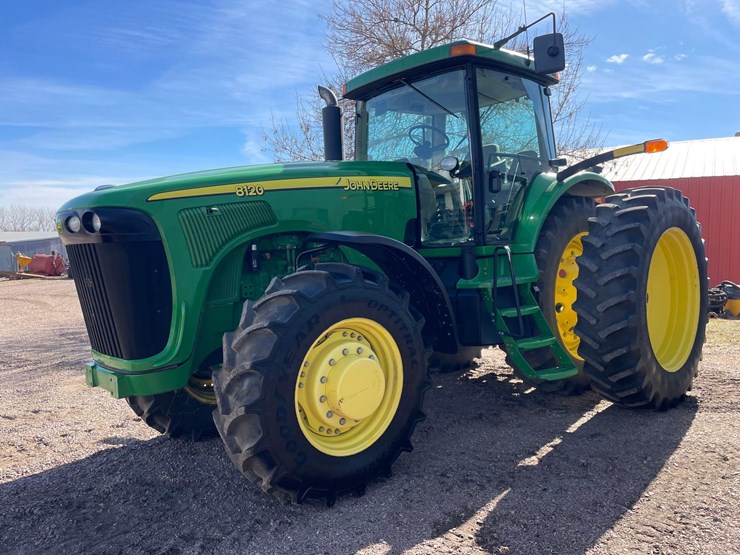 2004-john-deere-8120-image-3