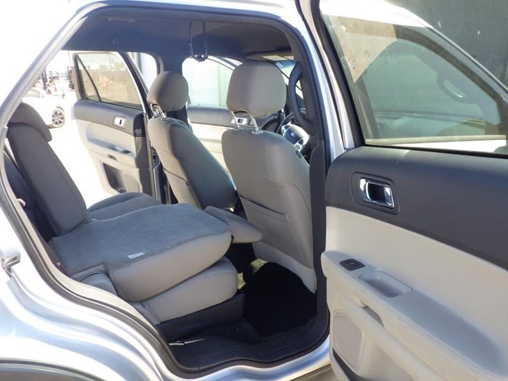 2014-ford-explorer-image-8