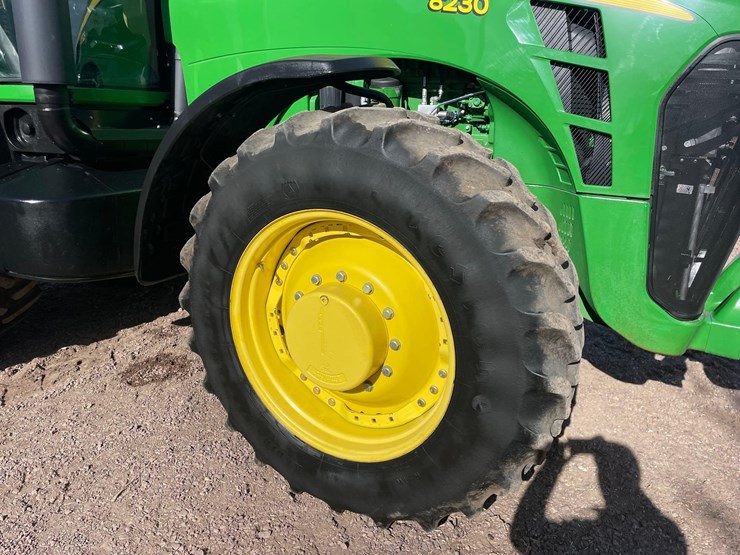 2007-john-deere-8230-image-18