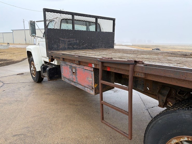 1990-ford-f700-image-9