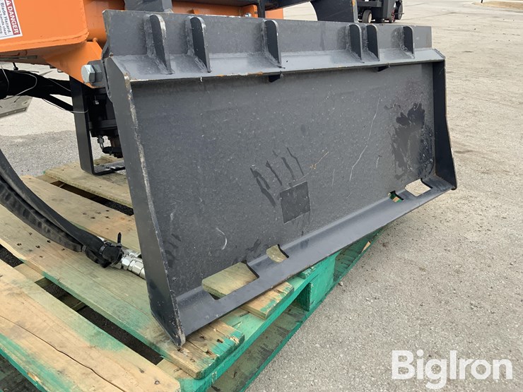 2025-massey-ferguson-730-image-9