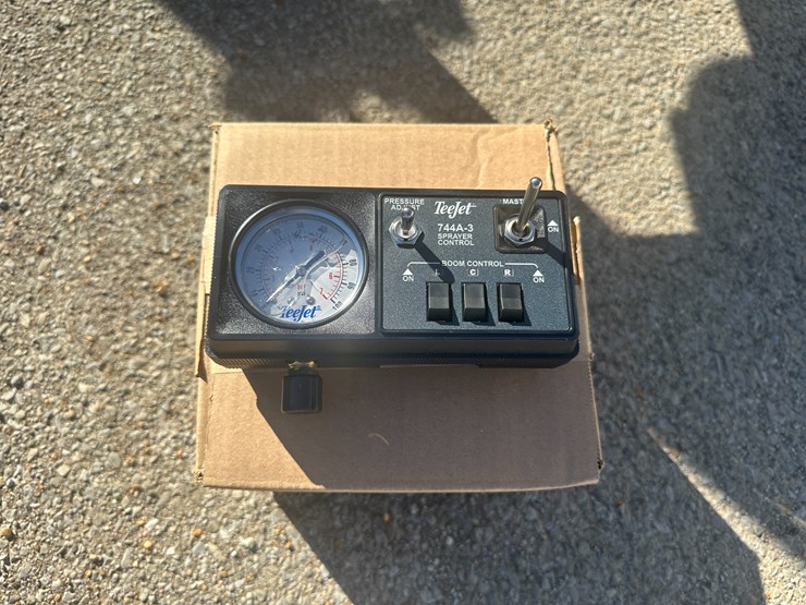 #32797-•-**unused-bowman-agmate-30'-200-gallon-sprayer-image-34