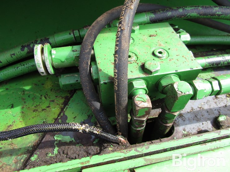 john-deere-530-image-12