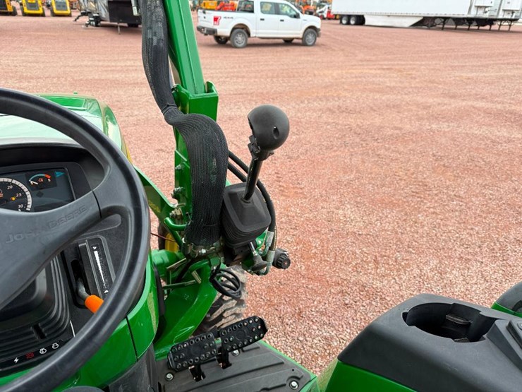 john-deere-4052m-image-50