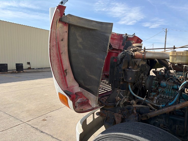 1990-international-4900-image-56