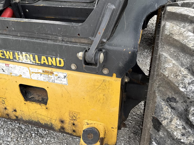 2013-new-holland-l230-image-10