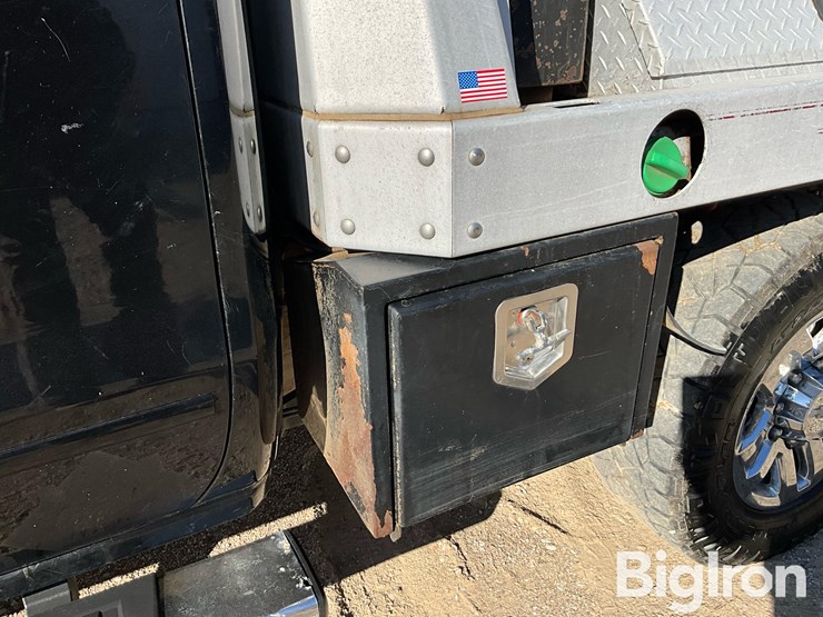 2015-chevrolet-silverado-2500hd-image-10