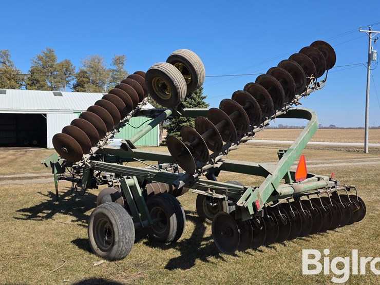 john-deere-220-image-7