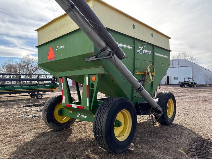 demco-365bu-gravity-wagon-w/-seed-auger-image-4