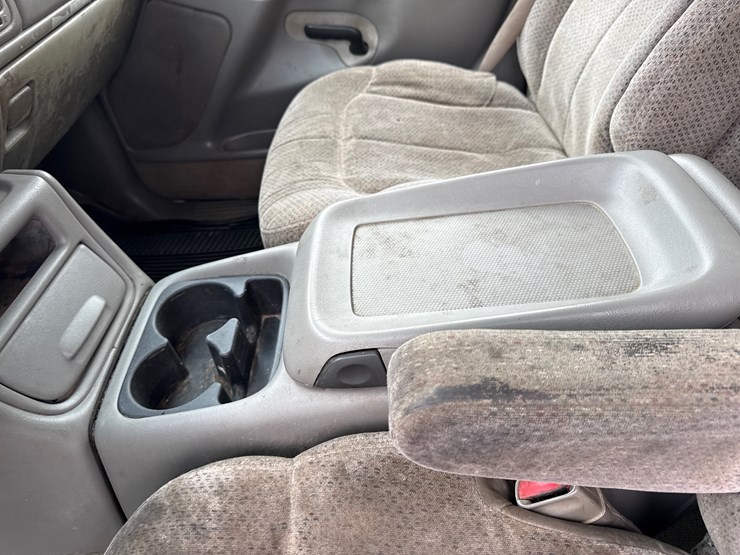 1999-chevrolet-2500-image-31