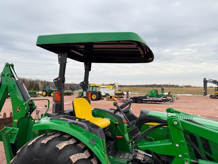 john-deere-4052m-image-11