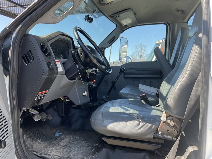 2011-ford-f750-image-12