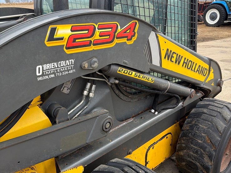 2018-new-holland-l234-image-23