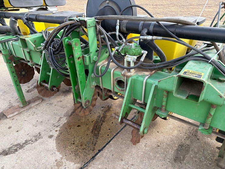 john-deere-7300-image-18