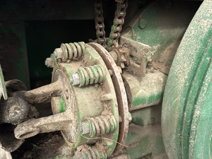 john-deere-328-image-29