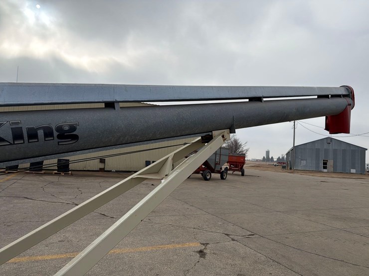 buhler-farm-king-1034-image-8