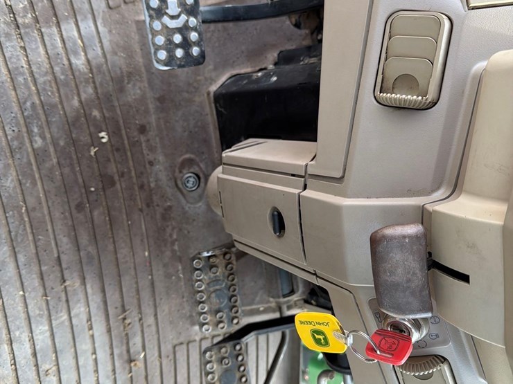 john-deere-7420-image-37