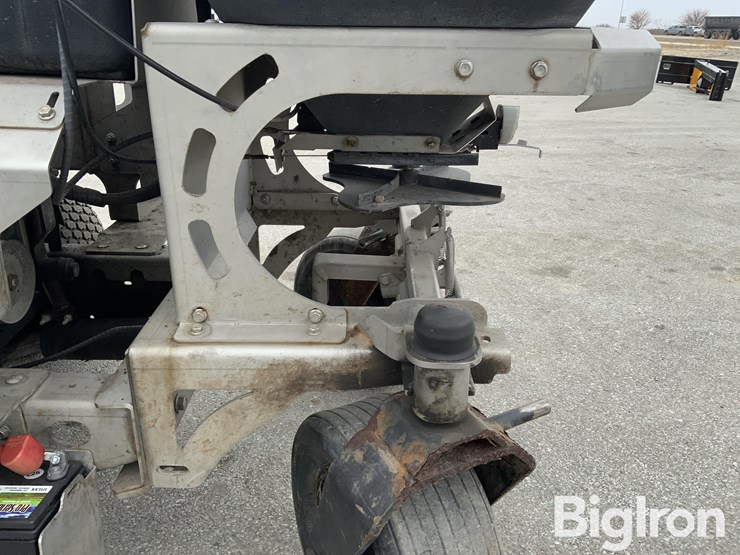 2016-massey-ferguson-730-image-9