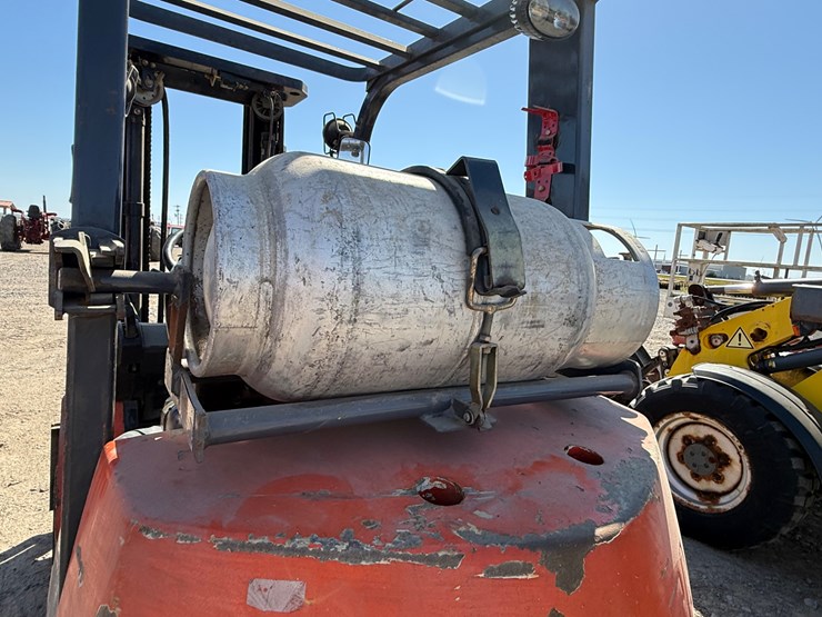 toyota-7fgcu25-image-14